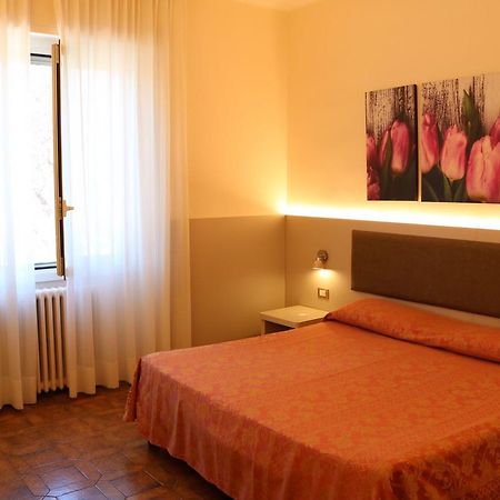 Dipendenza Aurora Apartment Pavia Exterior foto