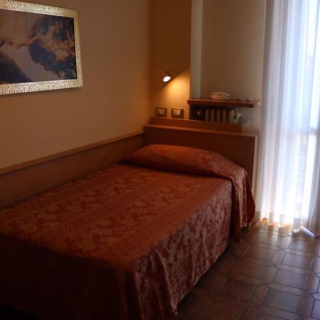 Dipendenza Aurora Apartment Pavia Exterior foto
